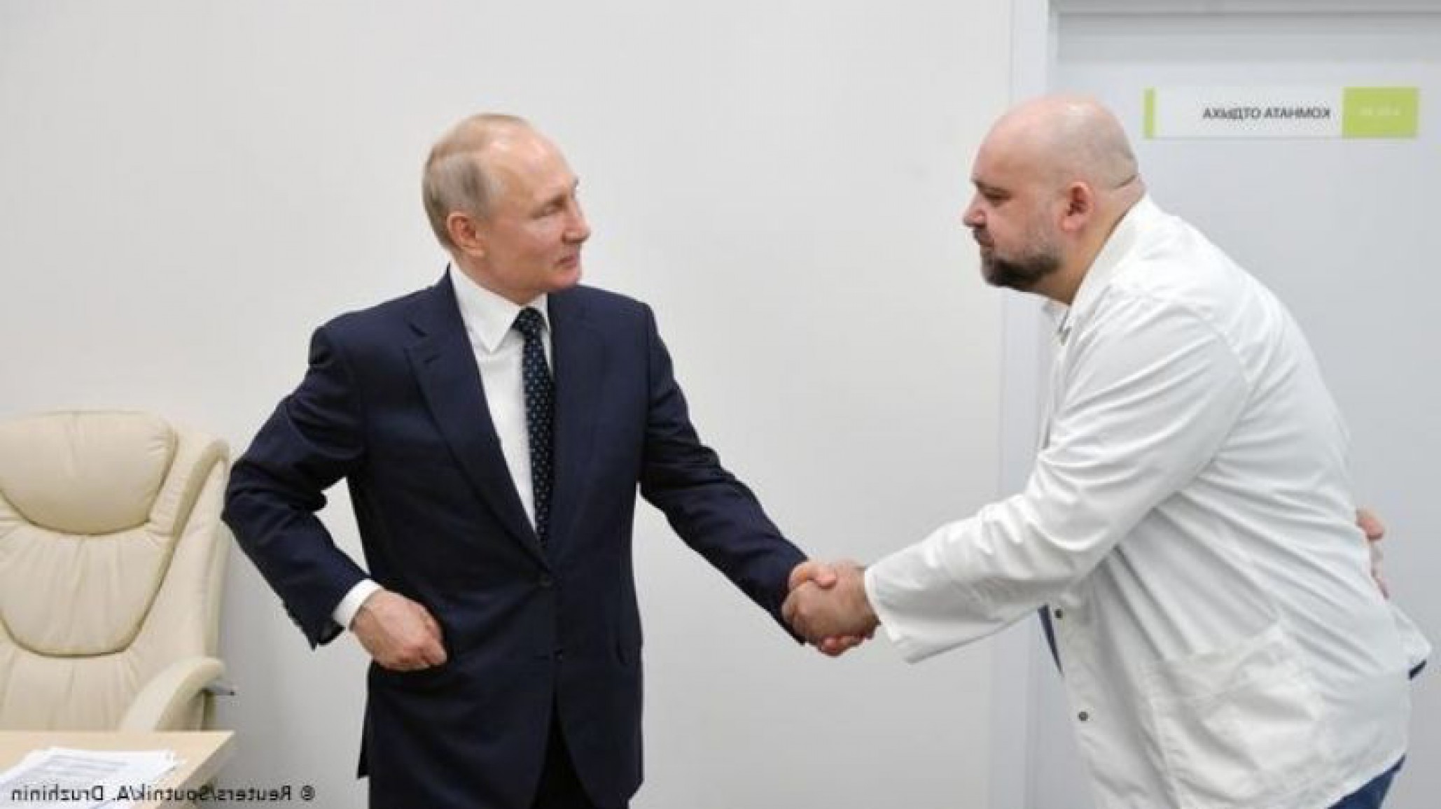 Vladímir Putin tuvo contacto con un infectado y a partir de ahora realizará únicamente teletrabajos