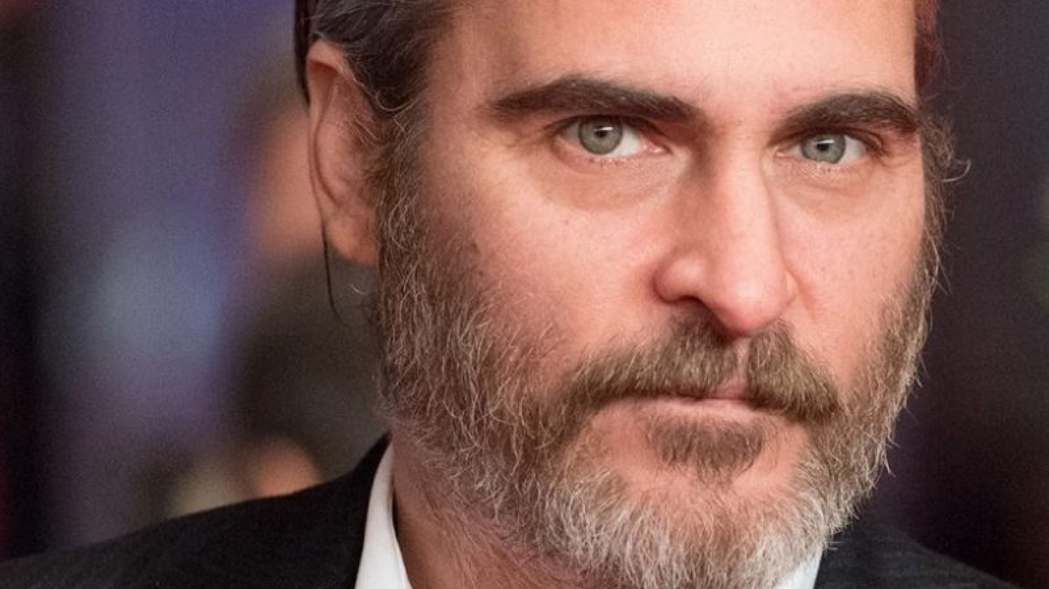Joaquín Phoenix polémico: ¿ pidió que suelten a los presos para que no mueran en las cárceles?
