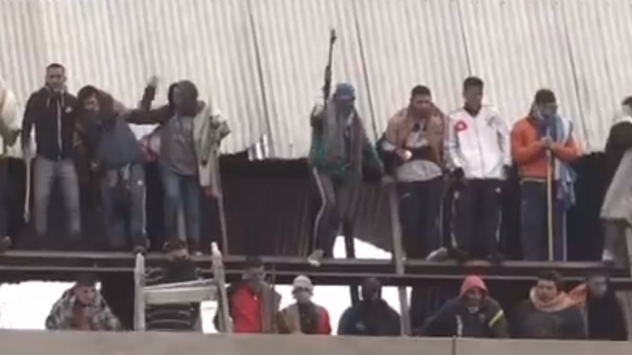 Coronavirus: Motín, incendio y tiros en una cárcel de Devoto