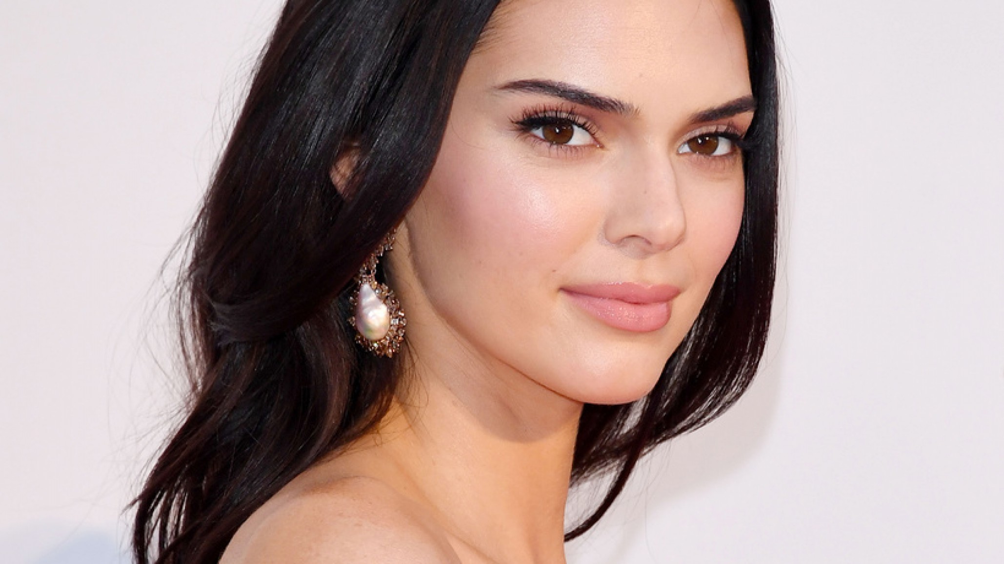 Kendall Jenner violó la cuarentena para salir con estrella de la NBA