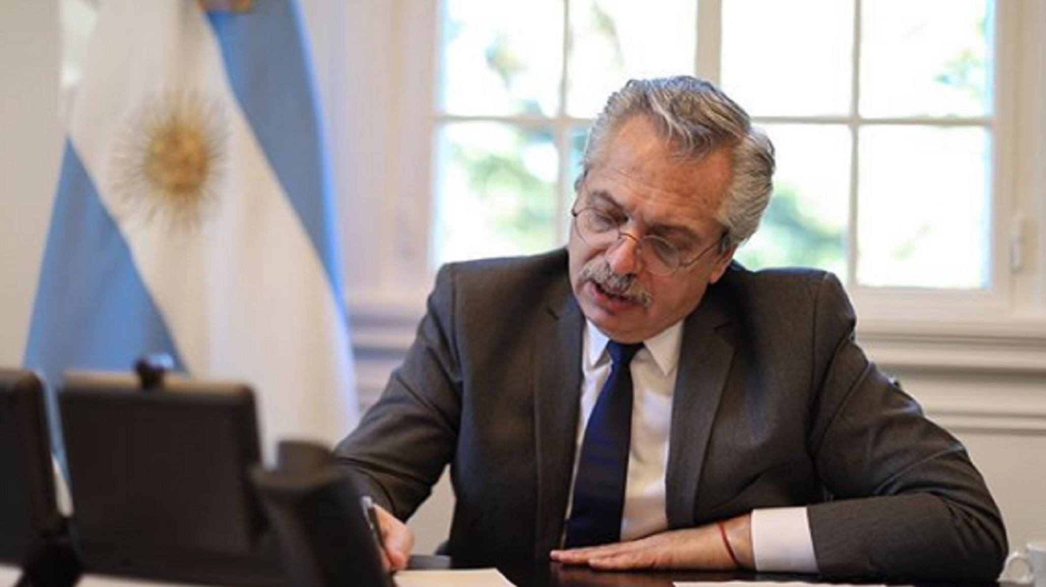 Alberto Fernández negó que se vaya a lanzar un billete de 5 mil pesos