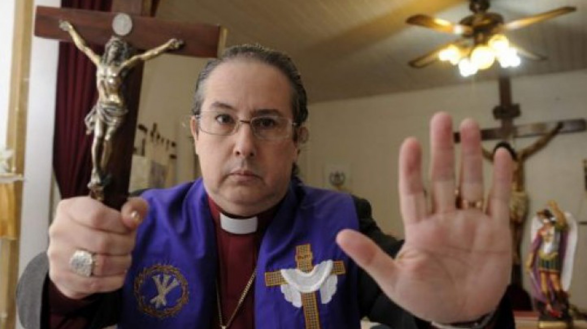 Iglesia vende sus bancos para pagar el alquiler: ”No hay ayuda económica”