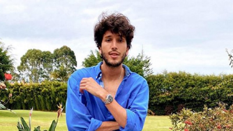 Sebastián Yatra se filmó bañándose y lo publicó ¡¿mostró todo?!