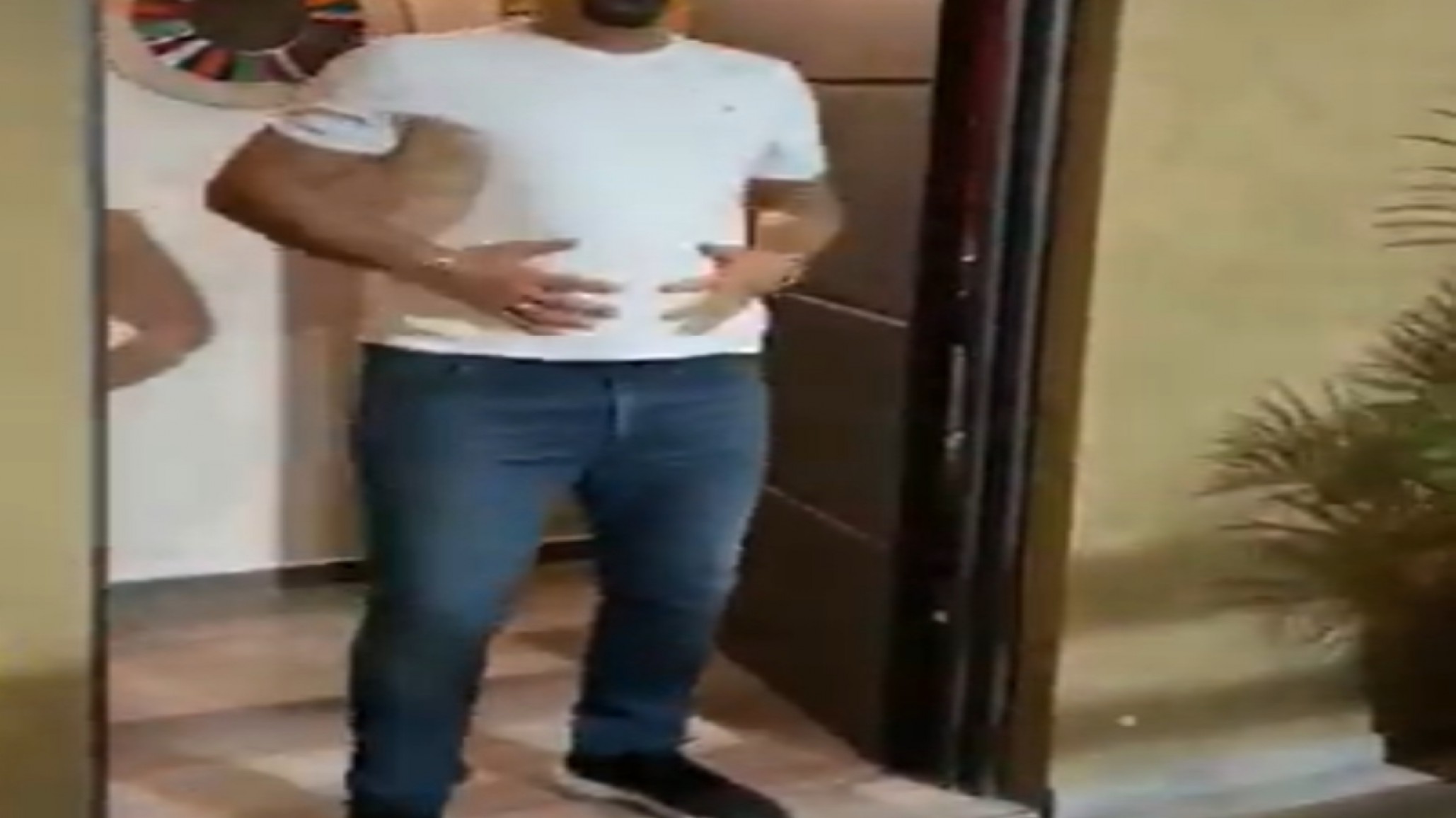 Una familia esperó al delivery disfrazada de los Simpson, ¡insólito!