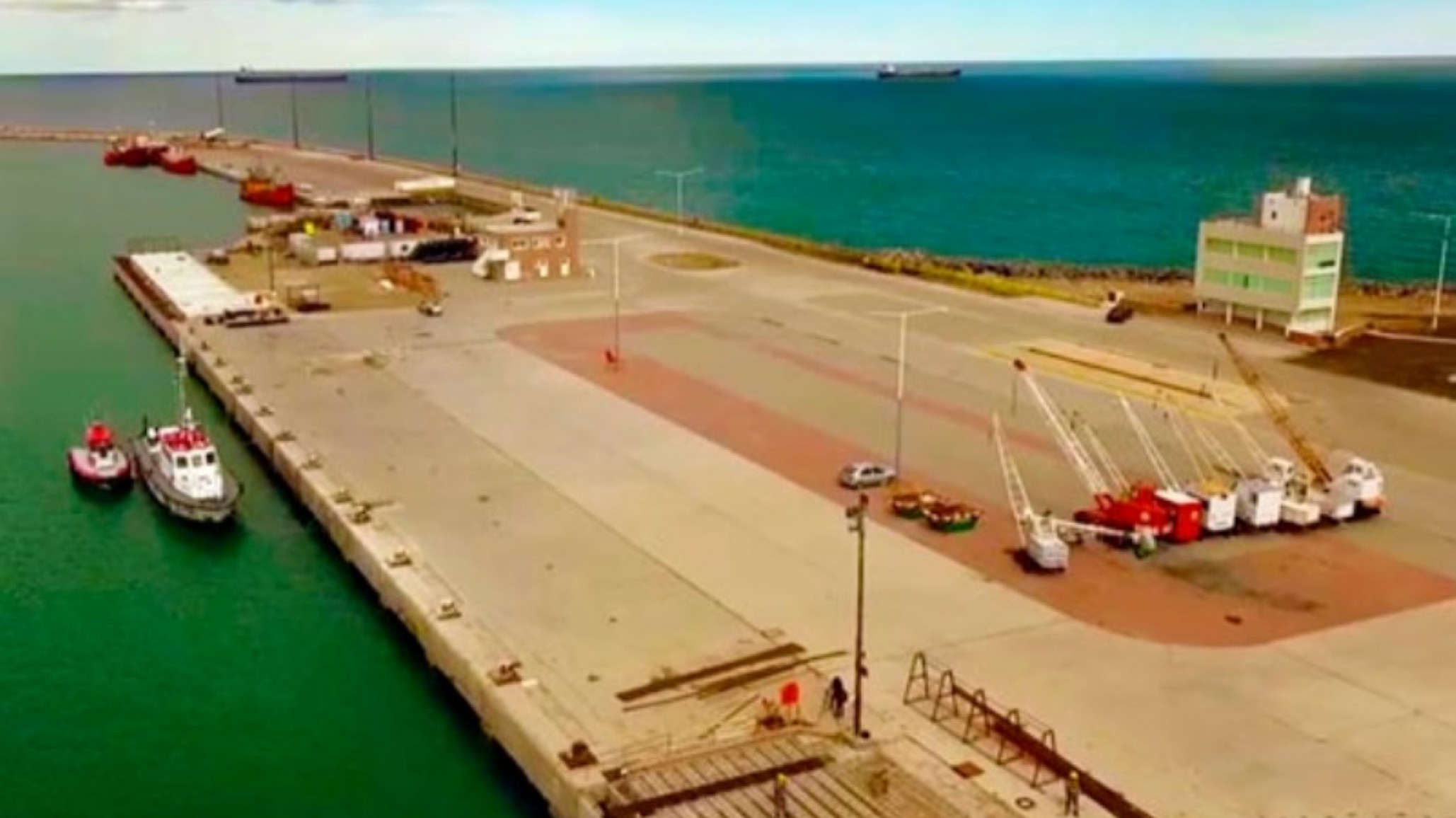 Por los casos de Coronavirus determinaron cese de actividades en el muelle pesquero de Comodoro