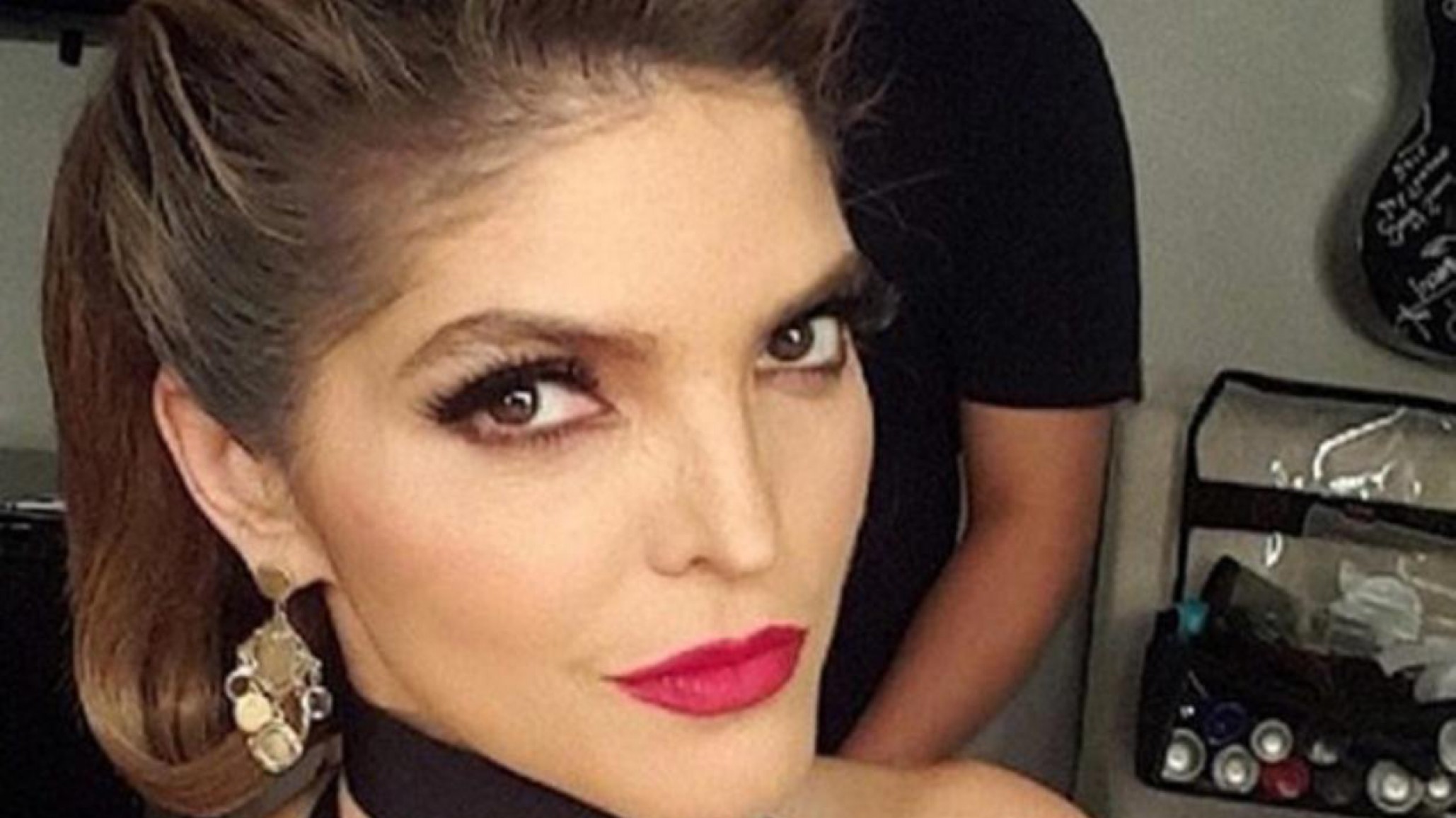 Ana Bárbara hizo un Tik Tok en minishort junto a su hijo