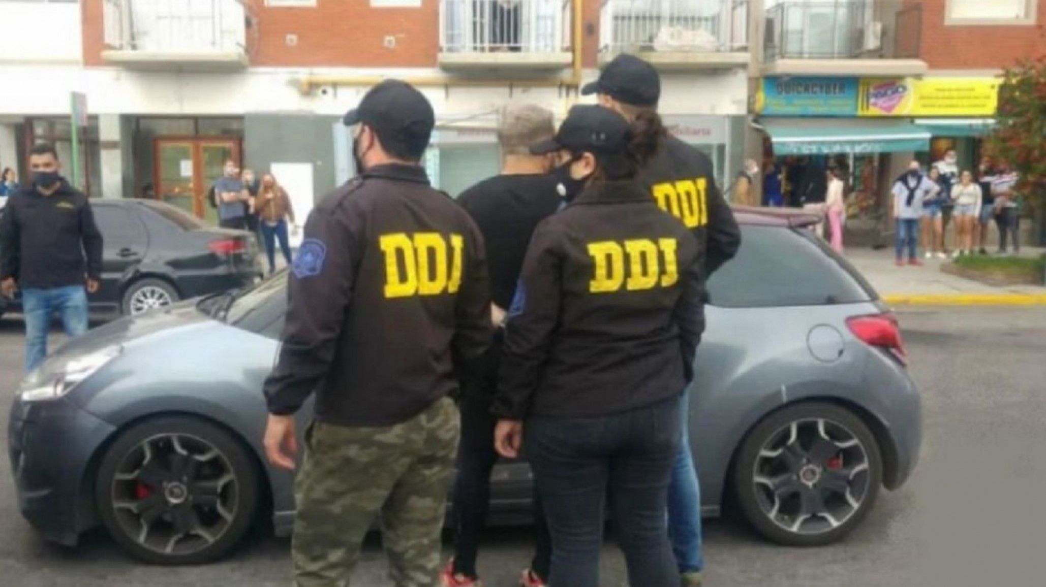 Pagó $300.000 por una lipo y acusó al cirujano de abuso a su mujer para recuperar el dinero