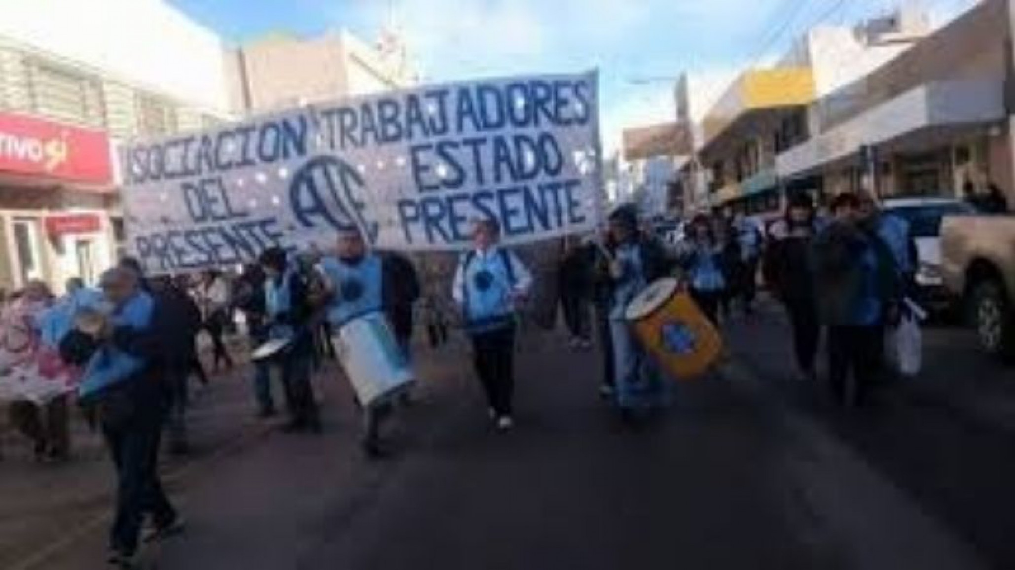 Los estatales siguen de paro ante la falta de pago y la anulación de aumentos