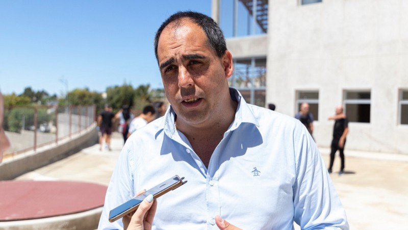 Sampaoli admitió "falta de diálogo" con el intendente y planteó la necesidad de "mayor acción política" en la gestión