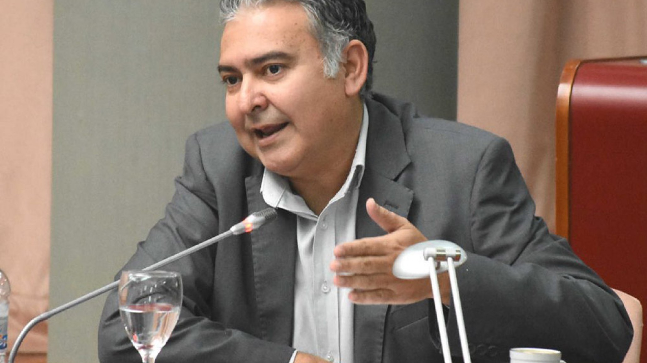 Pagliaroni críticó a Menna: "Hasta Arcioni tiene más ministros en este gobierno provincial que el radicalismo"