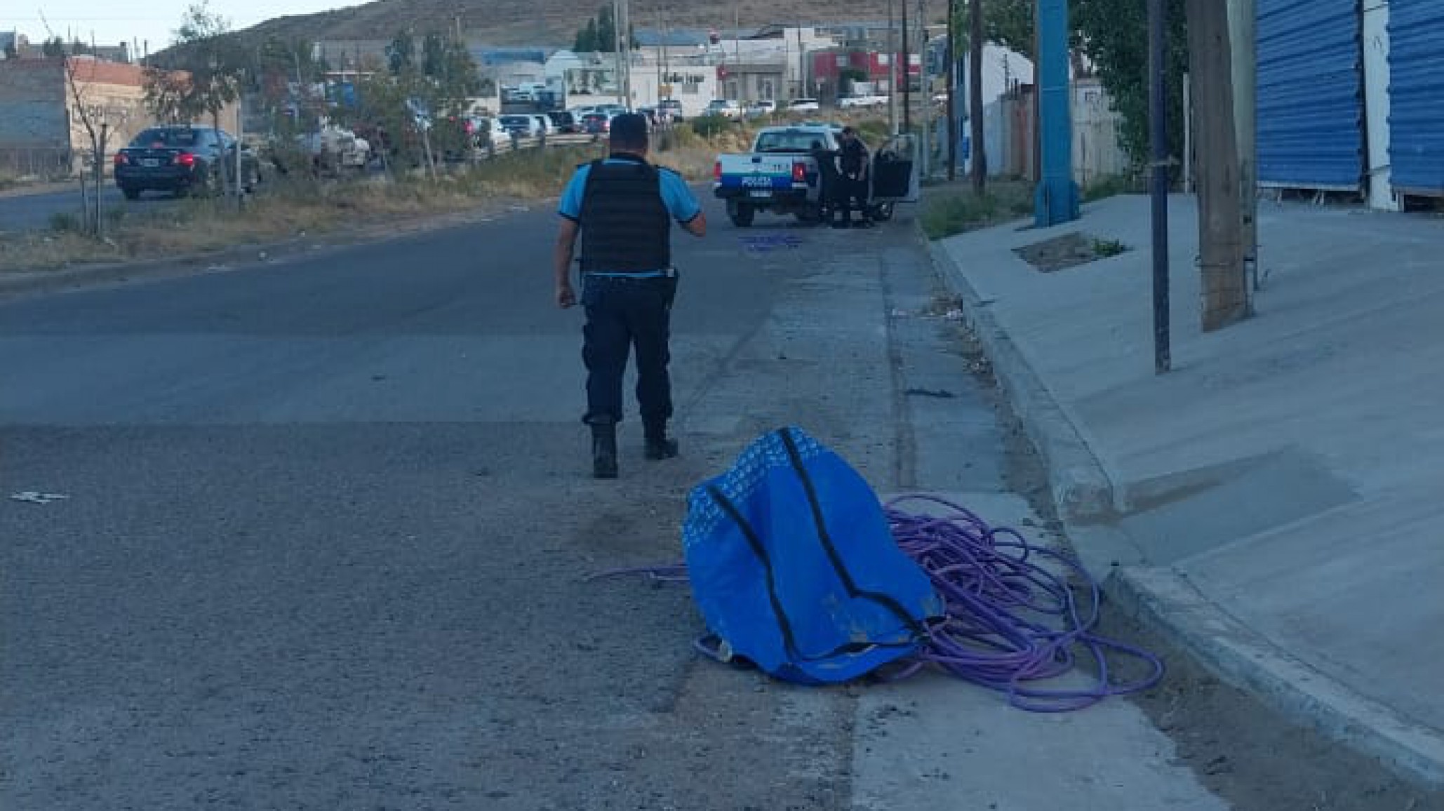 ¡Otra vez! Detuvieron a dos hombres por robar cables de una empresa