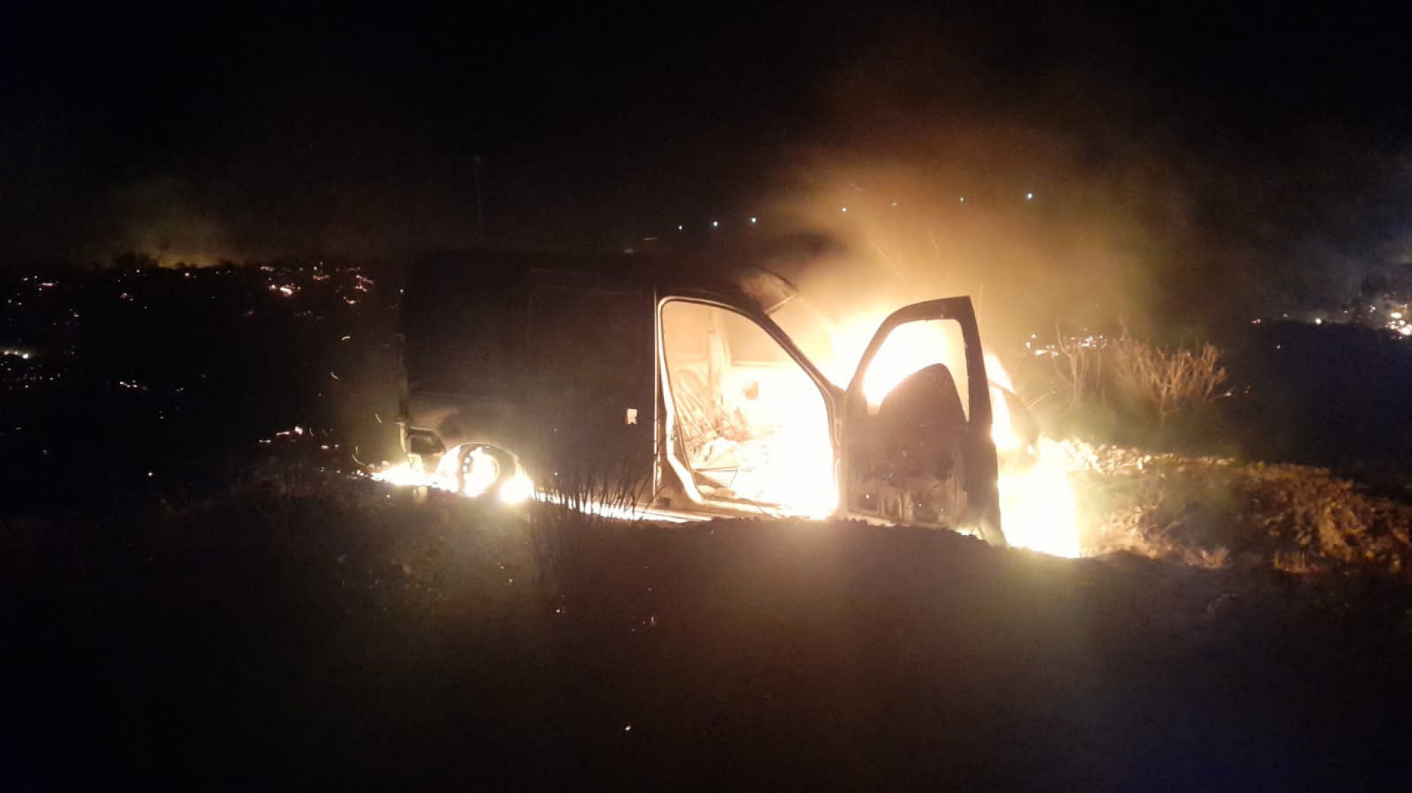 Investigan el incendio de una camioneta en zona norte ¿cuál es el misterio?