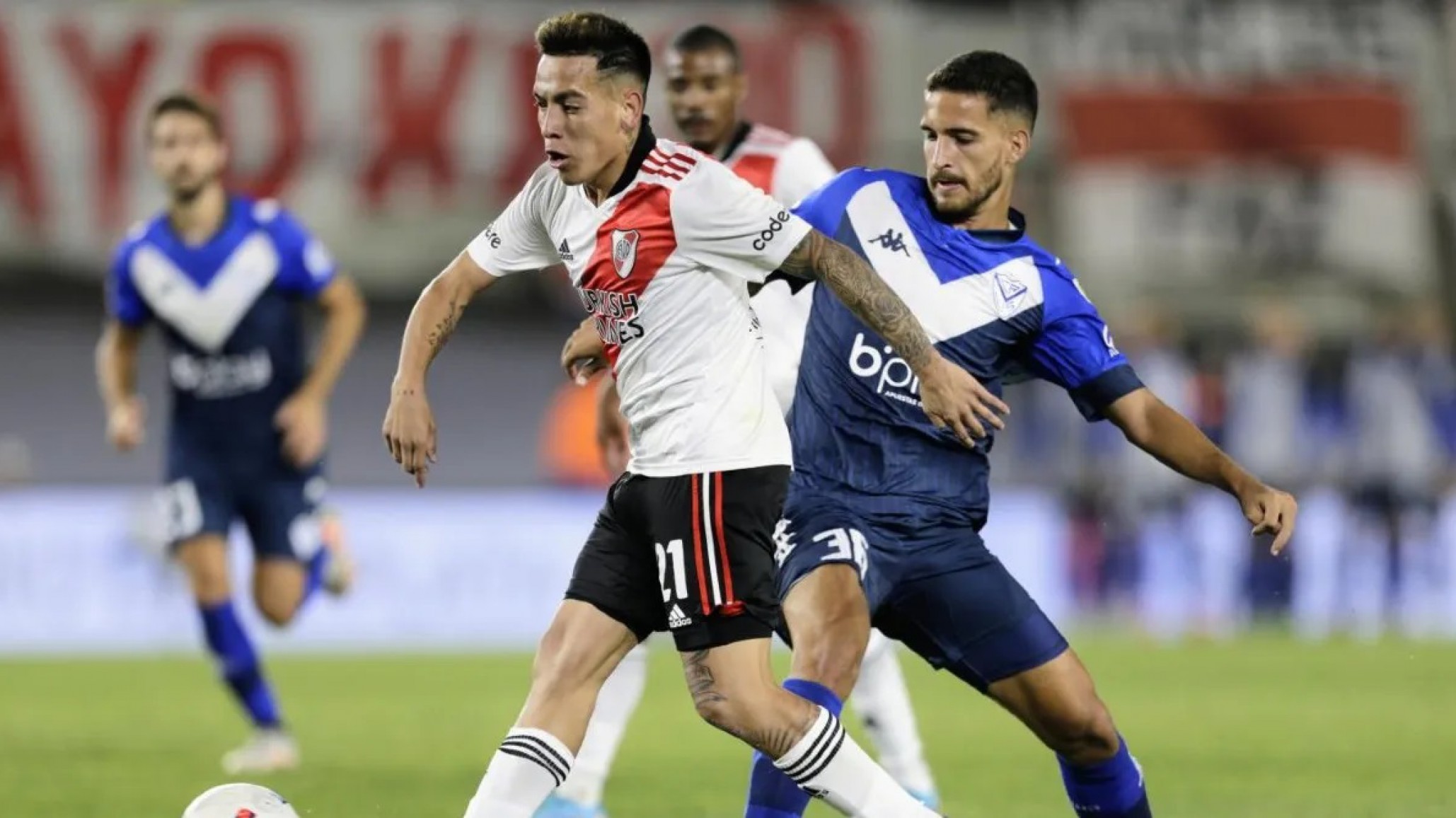 Paliza táctica: River le gano por goleada a Vélez