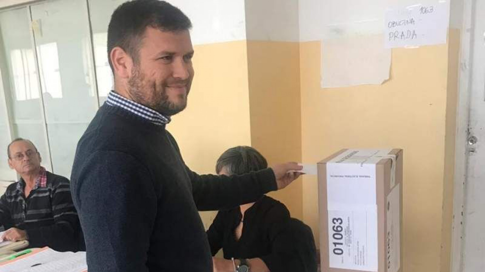 Elecciones: Juan Horacio Pais, candidato a diputado ya emitió su voto