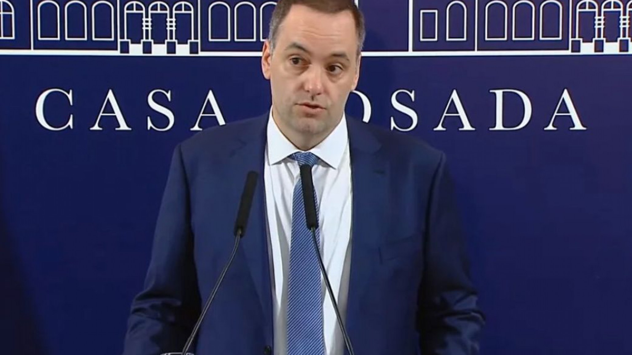 Adorni anunció que Milei avanzará con la privatización de Aerolíneas Argentinas por decreto