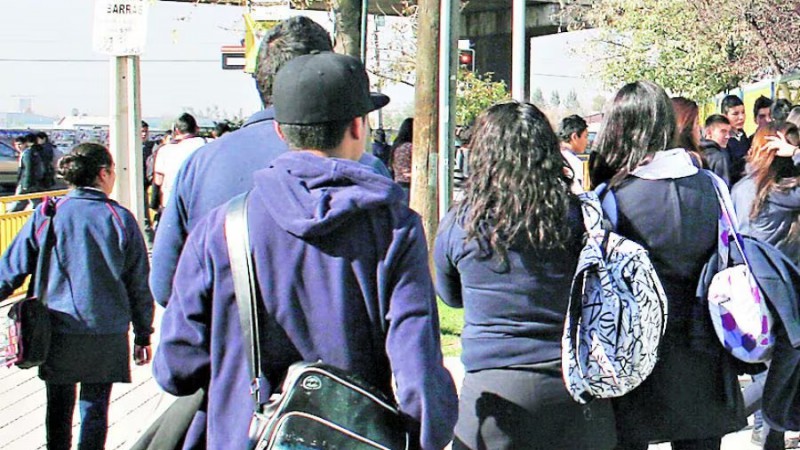 Trelew: amenazó con un arma a la compañera de su hija por hacerle bullying