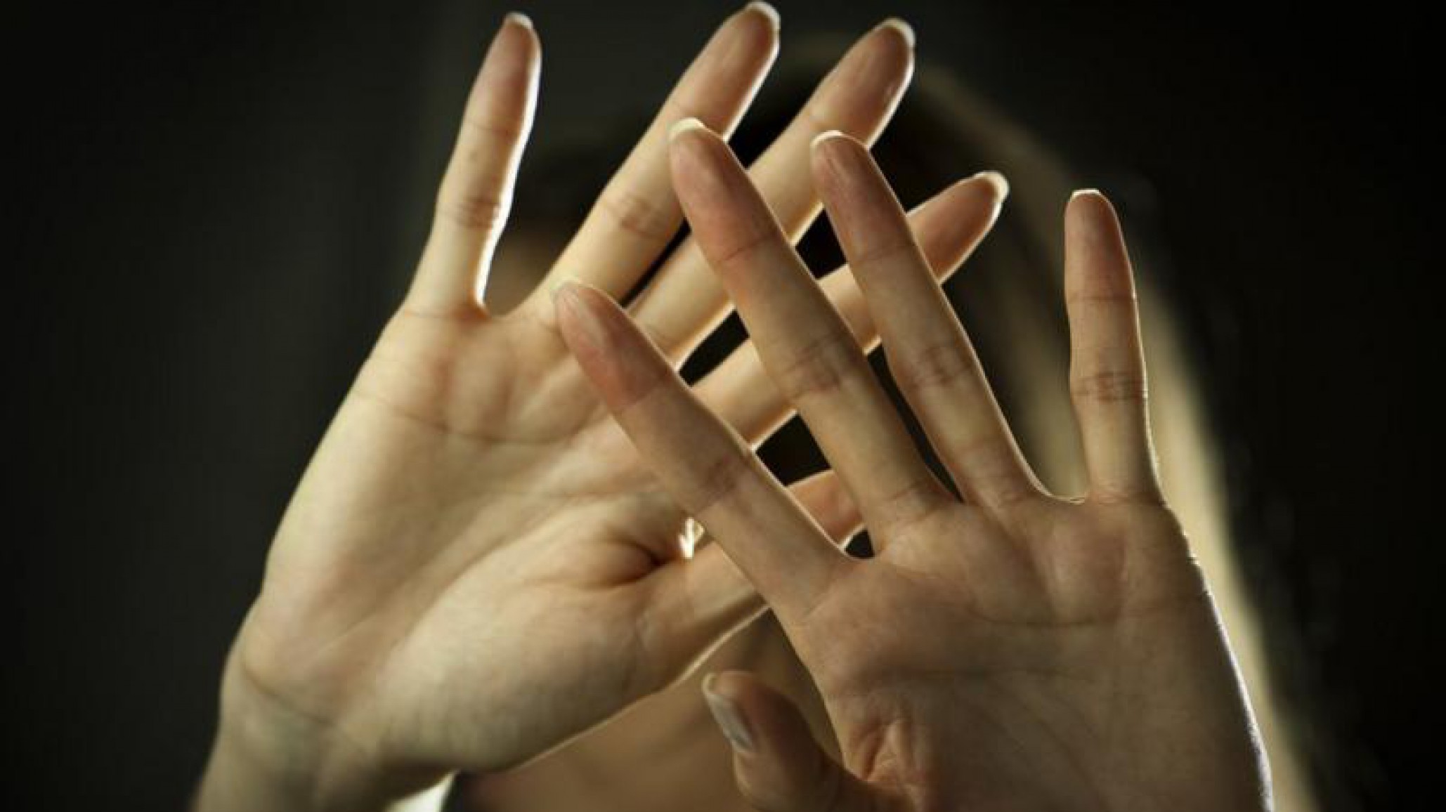 Una nena de 10 años fue brutalmente golpeada por 2 compañeras afuera de la escuela