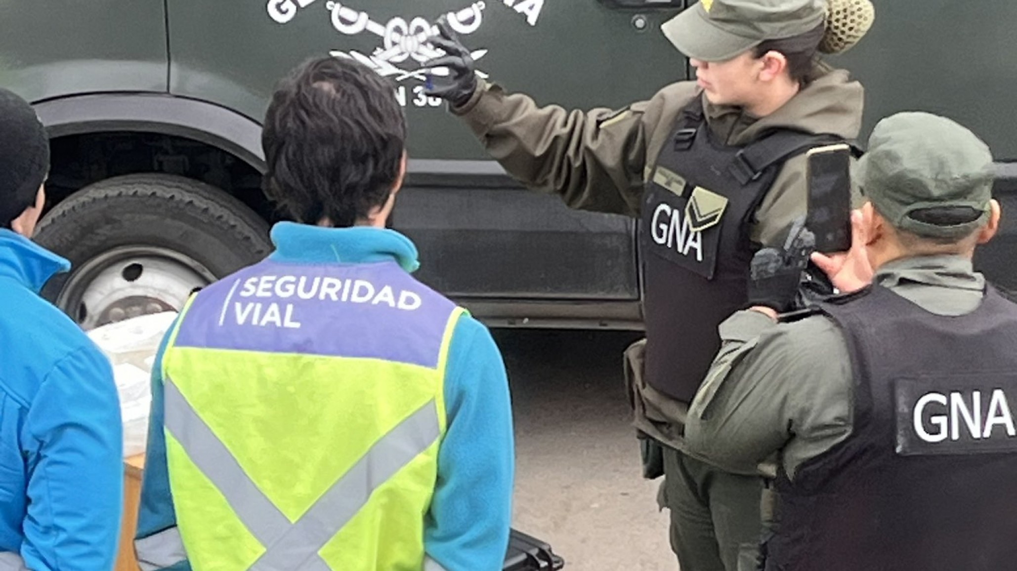 "Canina Jelinek" y el operativo antidroga con un micro en plena ruta que se hizo viral