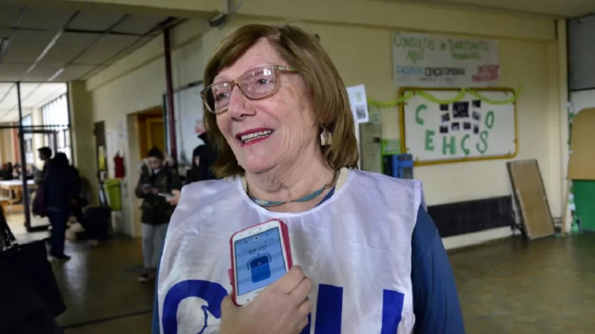 "Nos vamos a mantener en alerta para frenar las mentiras que se están diciendo", advirtió Elena González