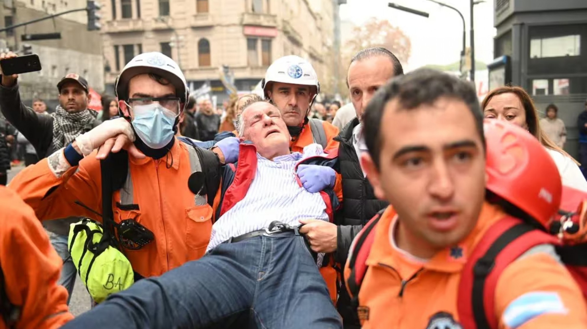 Ley Bases: diputados kirchneristas reprimidos con gas pimienta