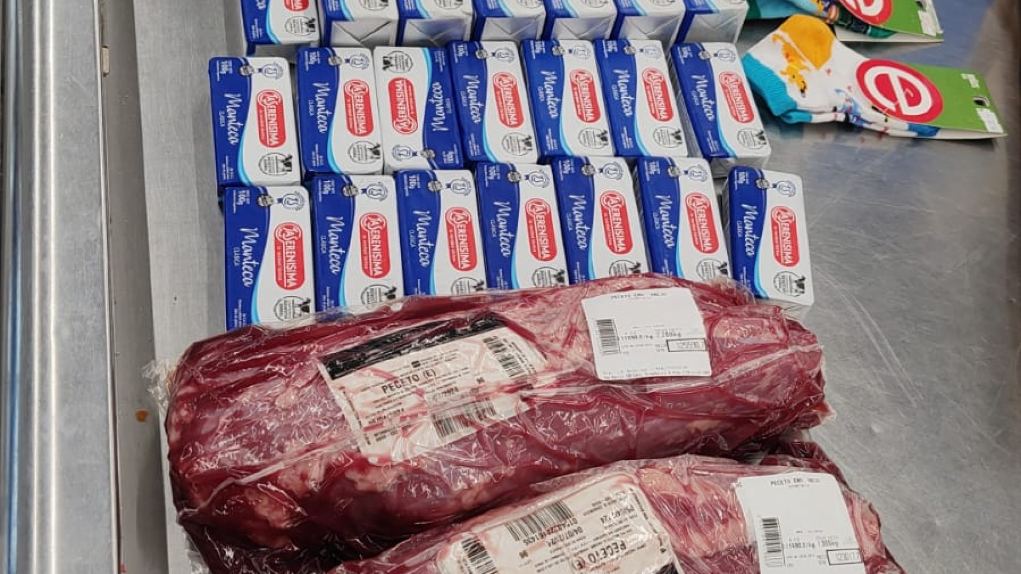 Otro robo en un súper: Una mujer acompañada de sus hijos quiso llevarse carne y manteca sin pagar