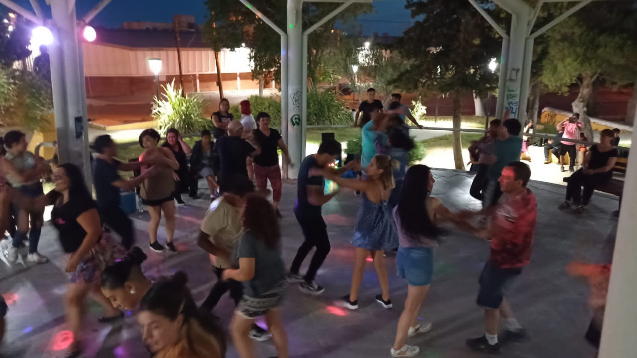 Un concejal propuso declarar el 19 de octubre como el "Día de los comerciales"