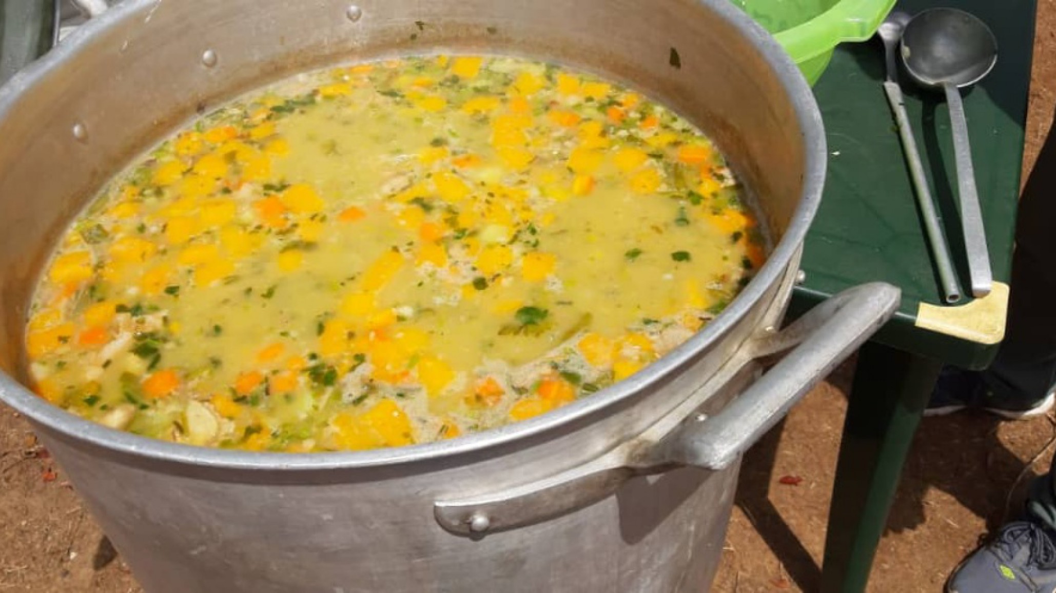 Organizan una olla solidaria para ayudar a familias en situación de calle en Comodoro