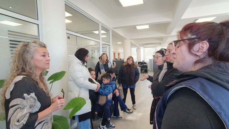 Madres denuncian atraso de pago de SEROS a acompañantes terapéuticos en Comodoro: "Deben desde mayo"