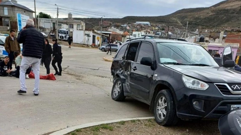 Accidente de tránsito en Avenida Rivadavia: una mujer terminó herida