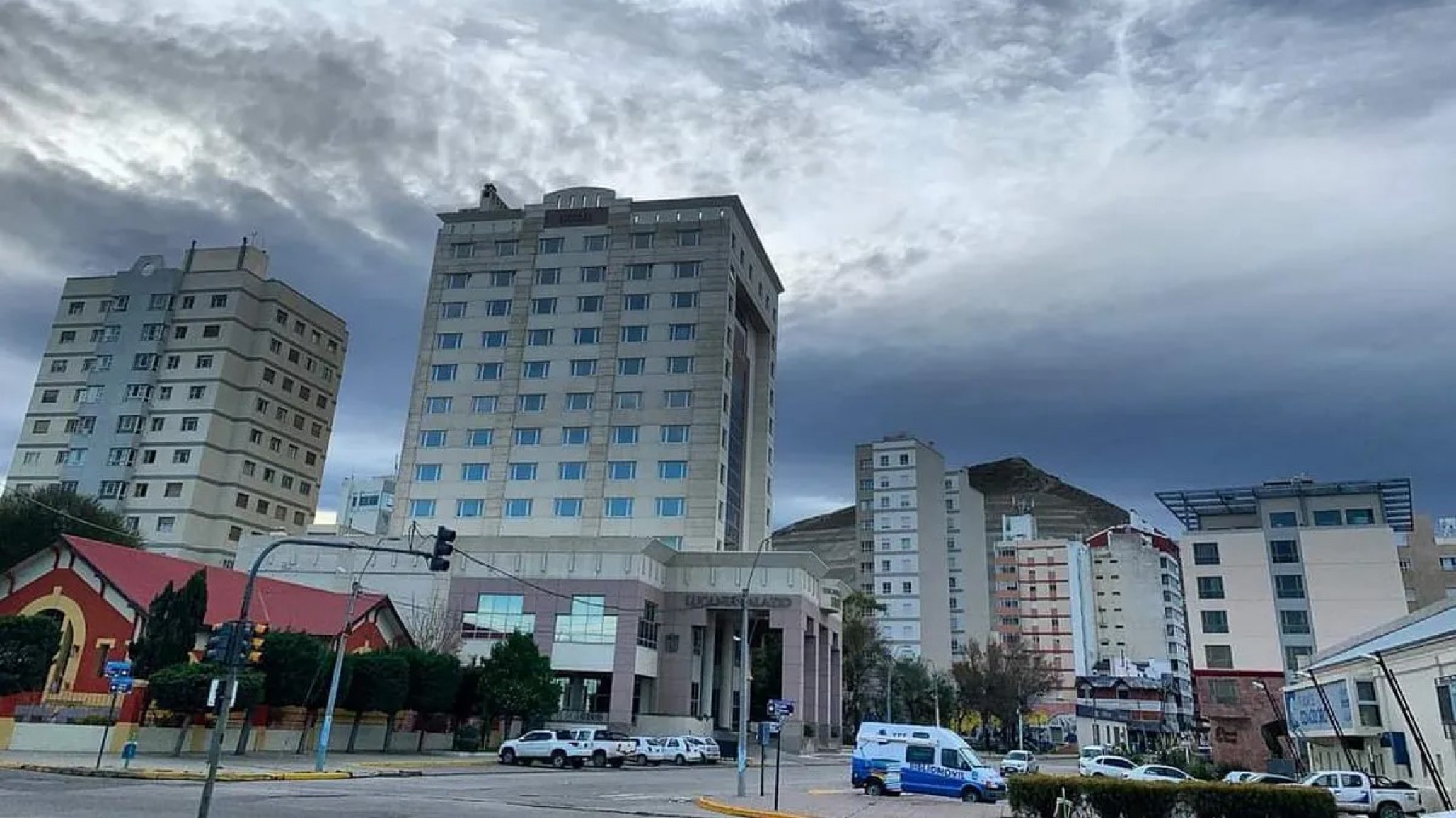 Así comienza la semana: Viento intenso y cielo parcialmente nublado