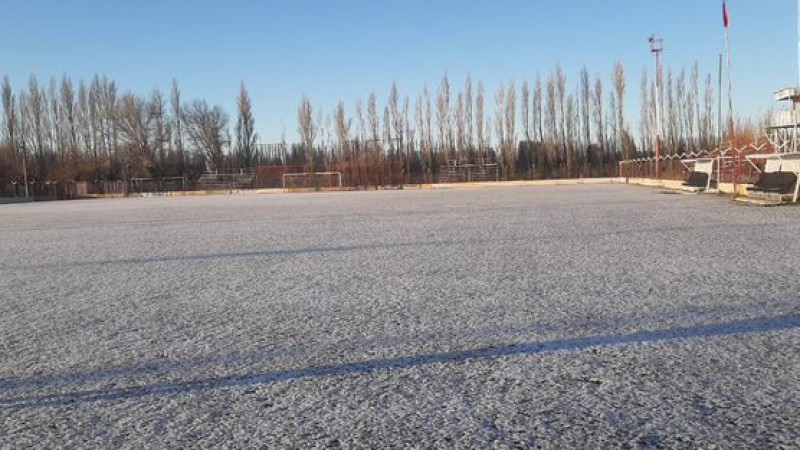 Fútbol en Comodoro: varios partidos son suspendidos por la lluvia y nevada