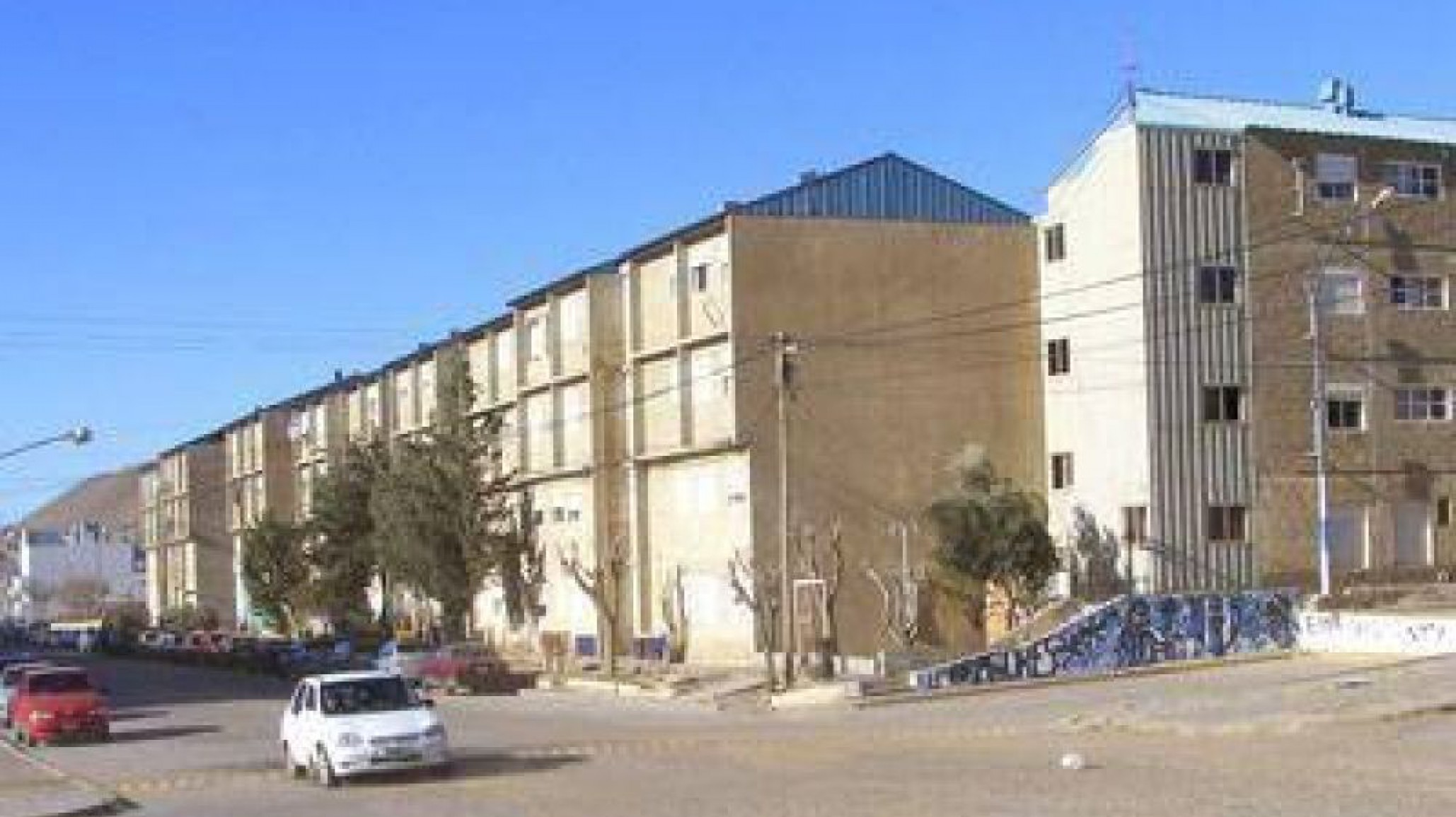 Urgente: Amplio operativo policial en Caleta Olivia tras tiroteo en el barrio Gregores