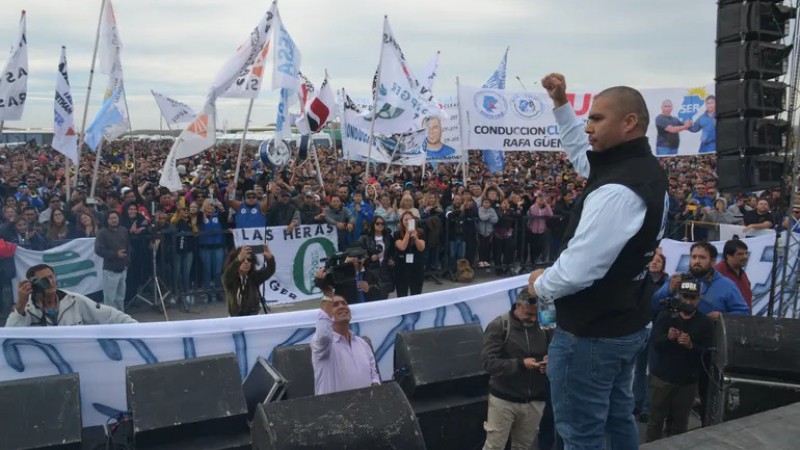 Petroleros iniciaron un paro general y se movilizarán en Caleta Olivia este miércoles
