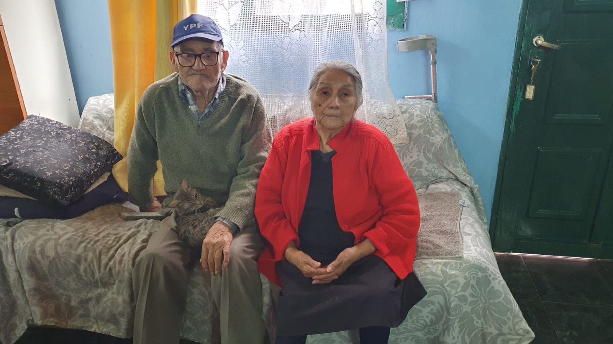 Delfina tiene 80 años y vende empanadas para cubrir servicios: "Cobro $300,000 y me vinieron $200,000 en facturas"