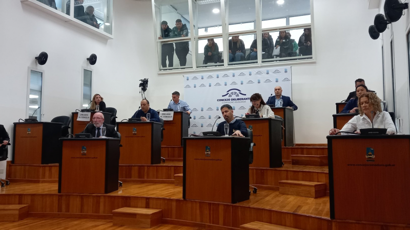 El Concejo solicitó al gobernador que derogue la Ley I N°26 para aminorar la factura de servicios públicos