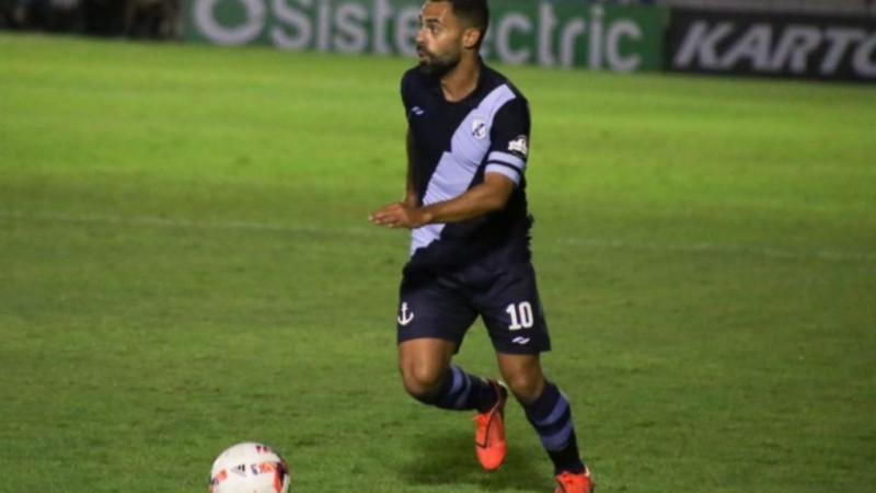 Un ex jugador de la CAI que pasó por Europa hoy juega en la Liga local de Madryn