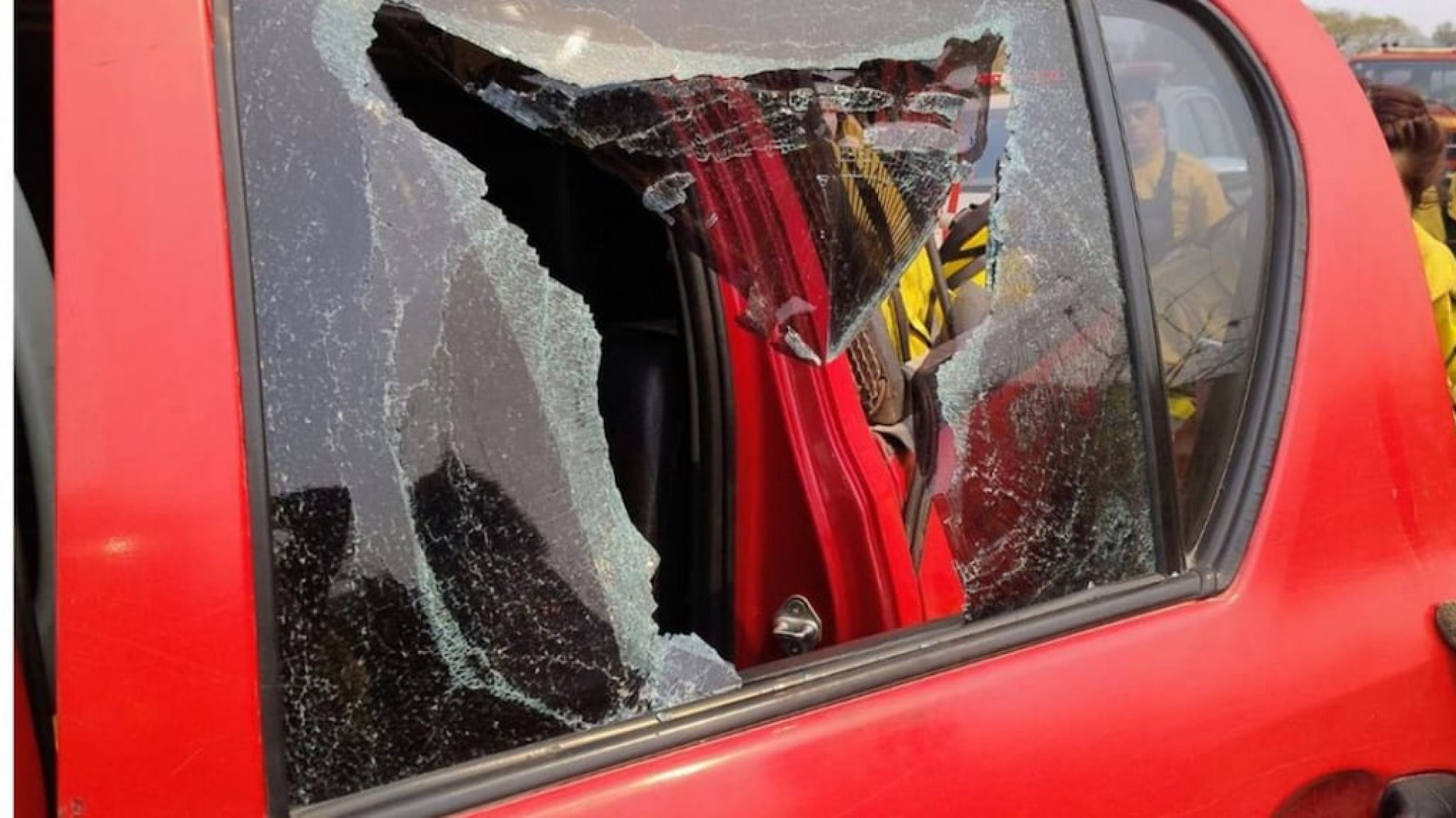 Bomberos sufrieron un ataque mientras combatían los incendios en Córdoba