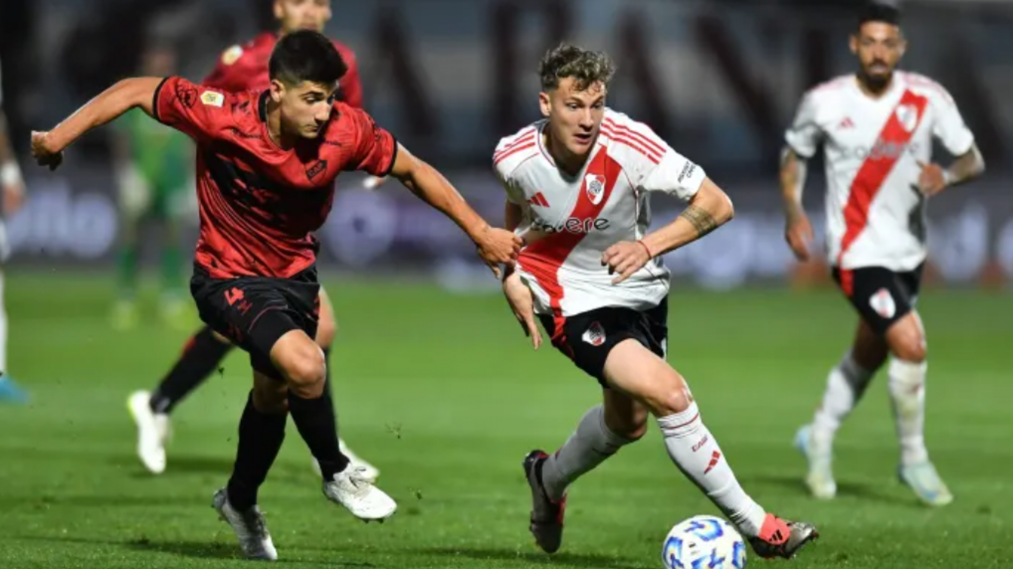 River no logró romper el empate: 0-0 frente a Platense y se alejó de la pelea