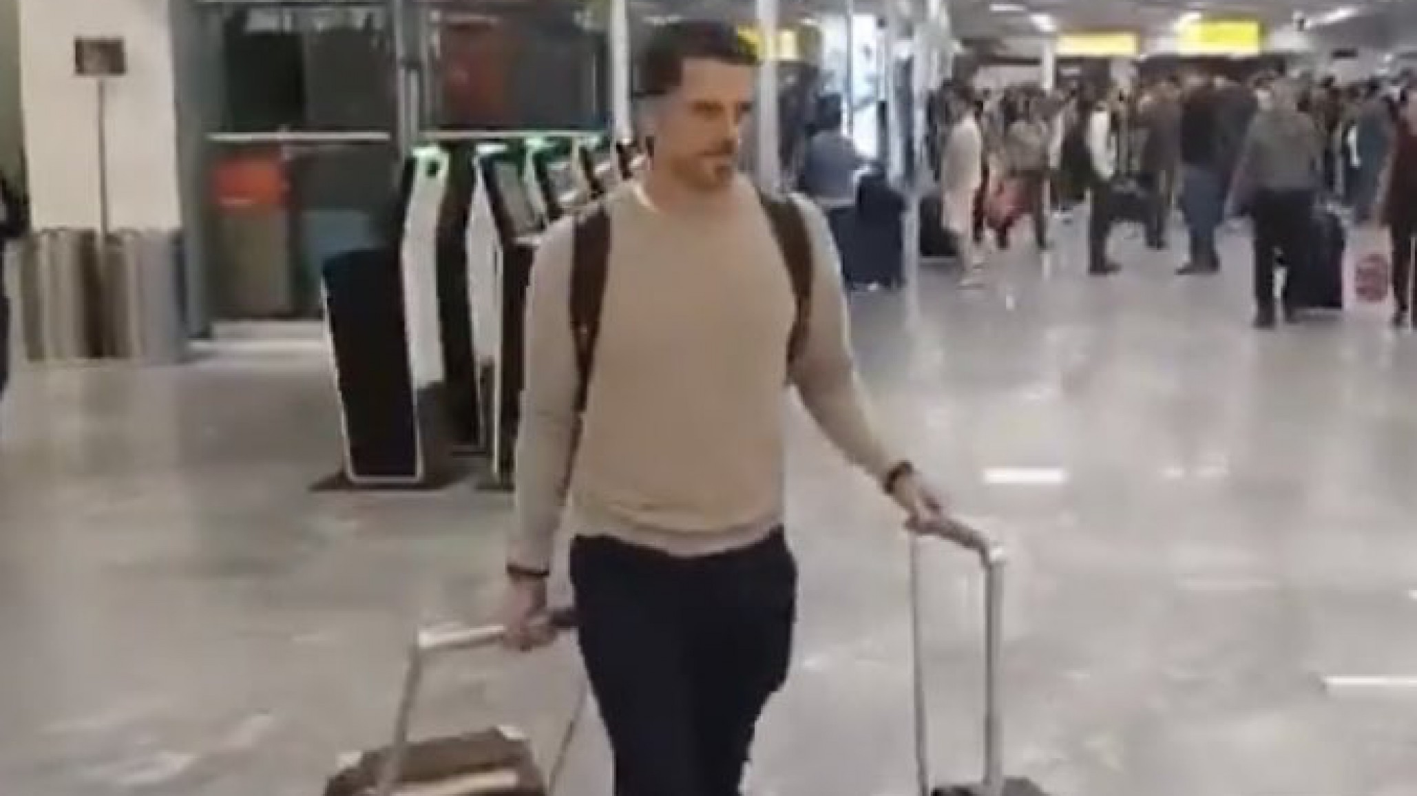 ¡Cada vez más cerca de Boca! Fernando Gago dejó Guadalajara y viaja con su familia hacia Buenos Aires