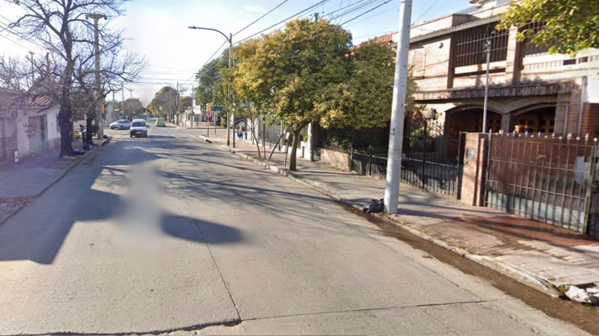 Impactante choque en Córdoba: mujer atropellada al bajar del colectivo