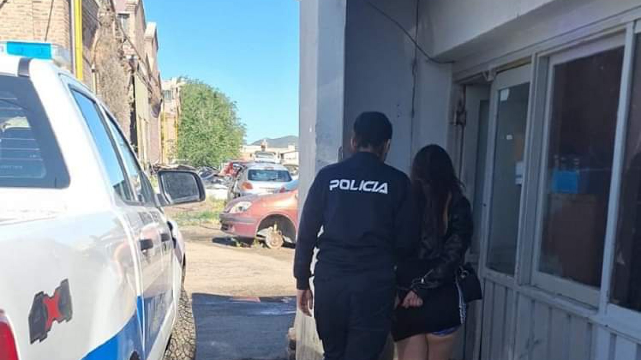 Pareja detenida: Se pelearon en en hotel alojamiento y dañaron la habitación