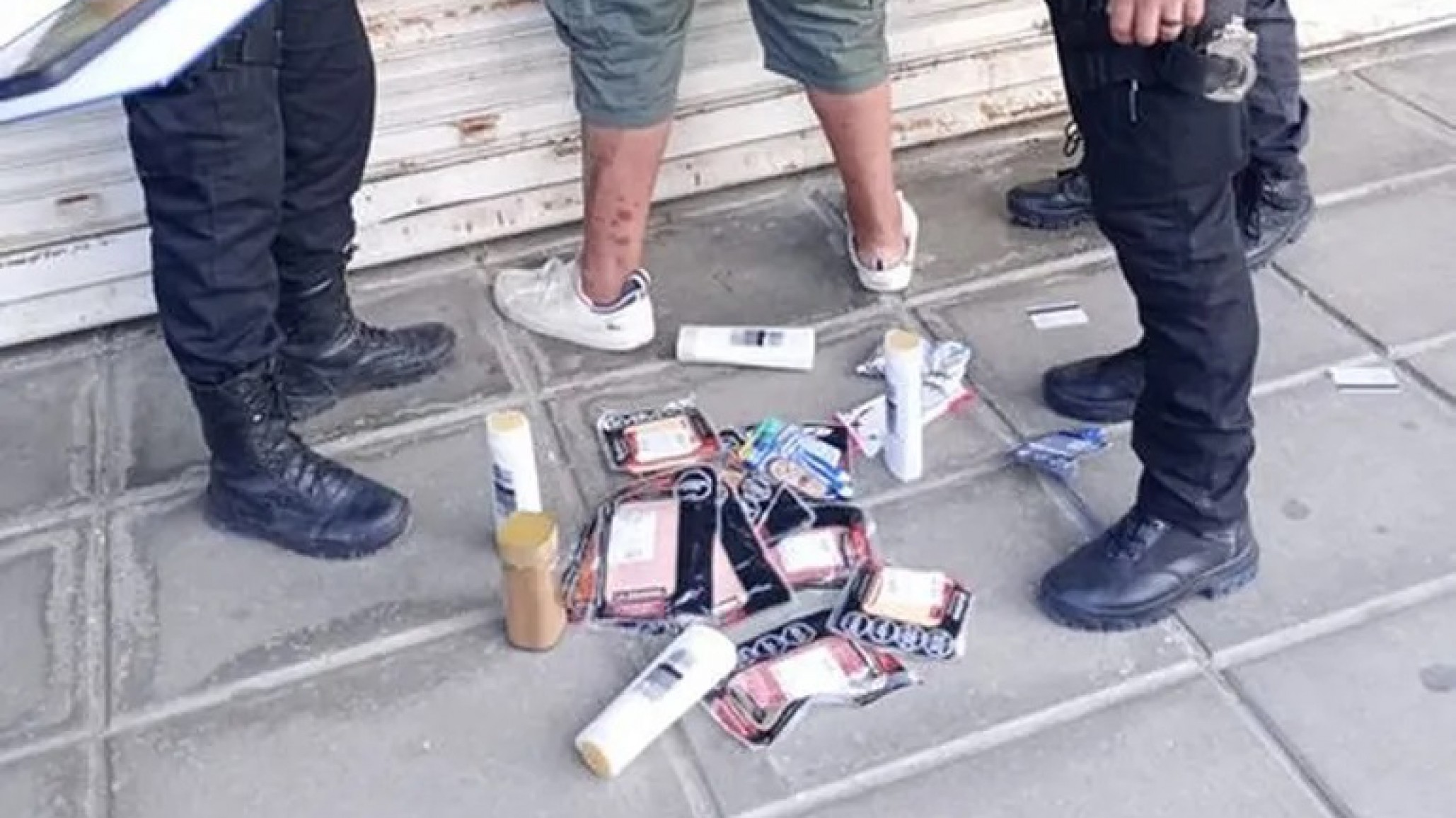 Detenido por robar fiambre y mantecol en un supermercado del centro de Comodoro