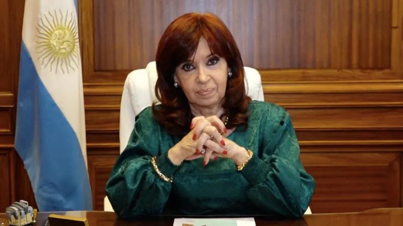 Cristina Kirchner comparó la negociación de Milei con el FMI con la de Macri: "Tirás la toalla"