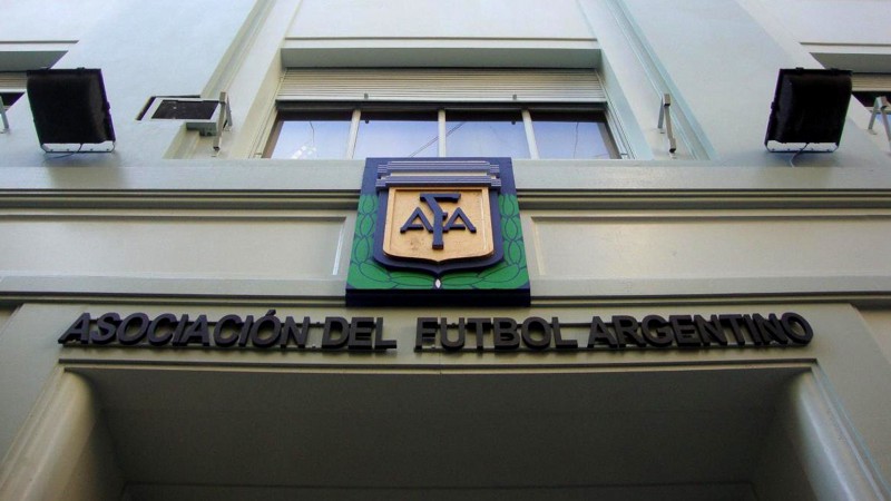 La AFA revoluciona el fútbol argentino: dos torneos por año y vuelta de los descensos