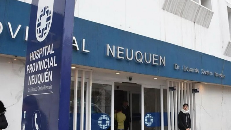 Un niño ingresó al hospital con un cuchillo en la cabeza y demoraron a su madre