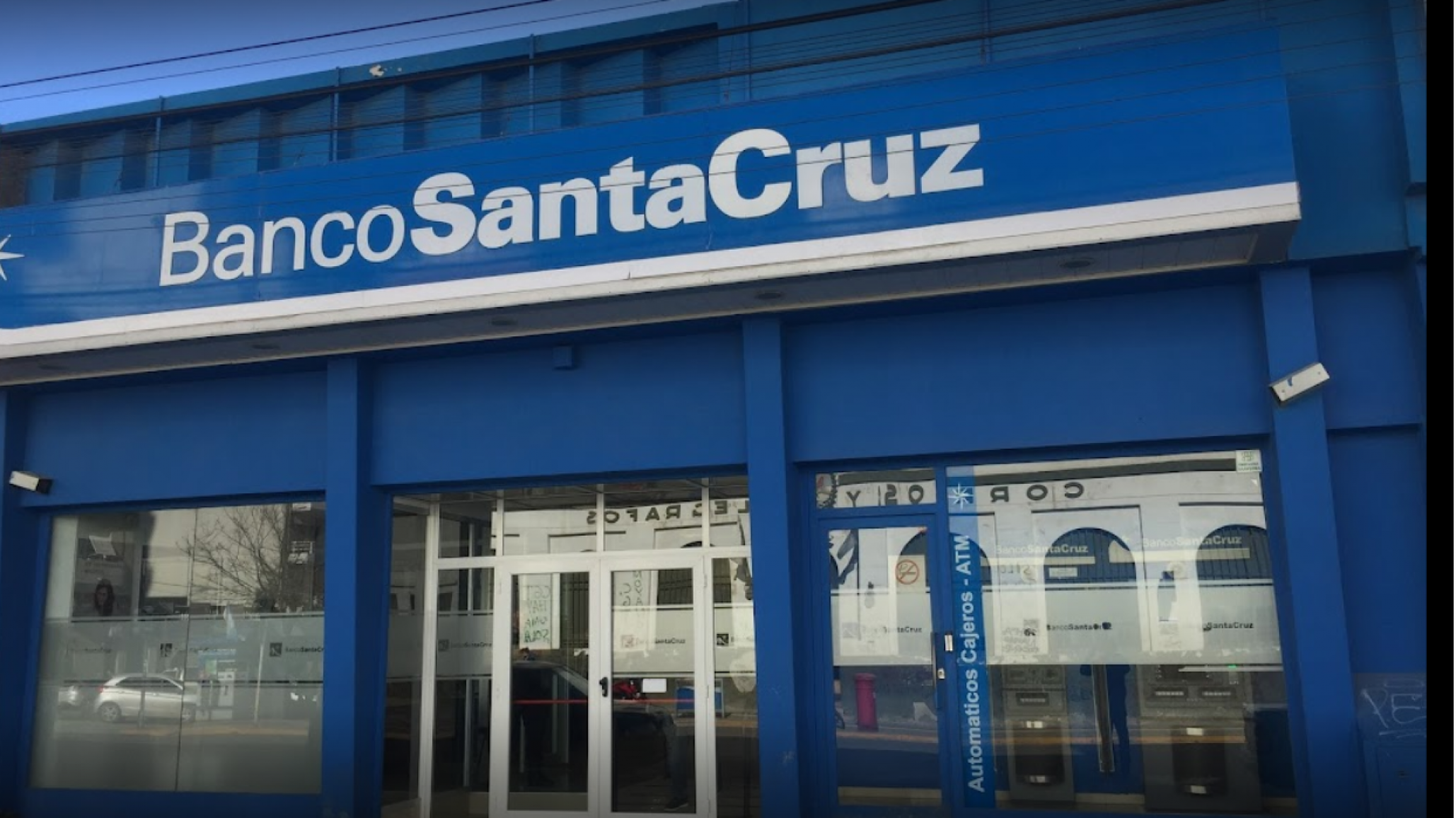 Cerró la sucursal del Banco Santa Cruz y tres empleados quedaron sin trabajo: "La empresa mantiene la misma postura"