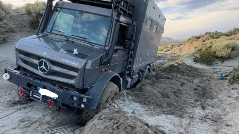 Ruta 1: Bomberos trabajan en rescate a turistas alemanes varados