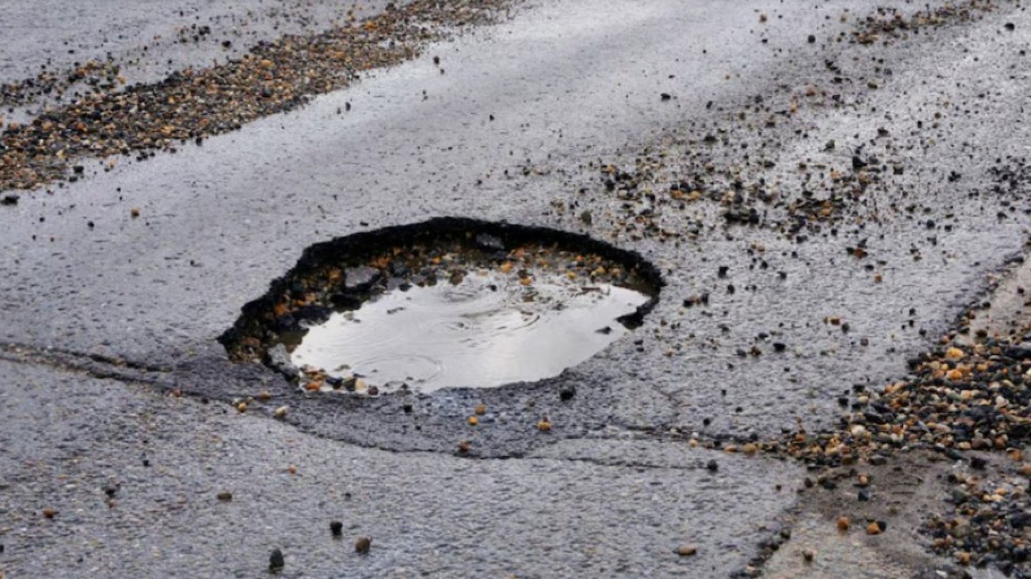 ¿El sueño de Comodoro? Crean un innovador pavimento que se repara solo