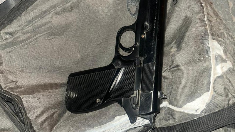 Tres menores fueron al corso armados: ¿Era una réplica?