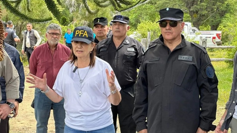 Incendios en la Patagonia: Bullrich viajó a El Bolsón y anunció la creación de una Agencia Federal de Emergencias